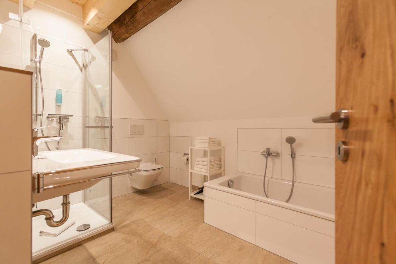 Апартаменты Baumgartners Dreiseithof - Historisch, Modern, Zentral Бад-Кроцинген Экстерьер фото