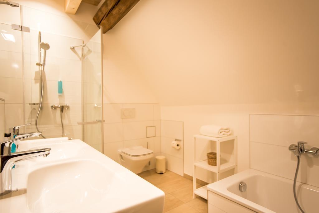 Апартаменты Baumgartners Dreiseithof - Historisch, Modern, Zentral Бад-Кроцинген Экстерьер фото