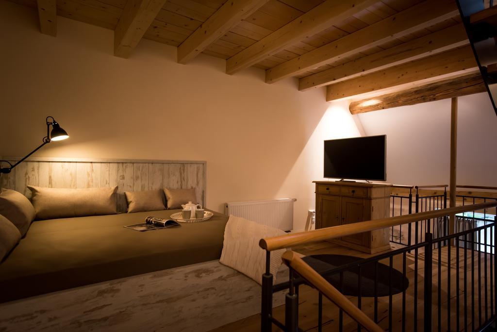 Апартаменты Baumgartners Dreiseithof - Historisch, Modern, Zentral Бад-Кроцинген Экстерьер фото