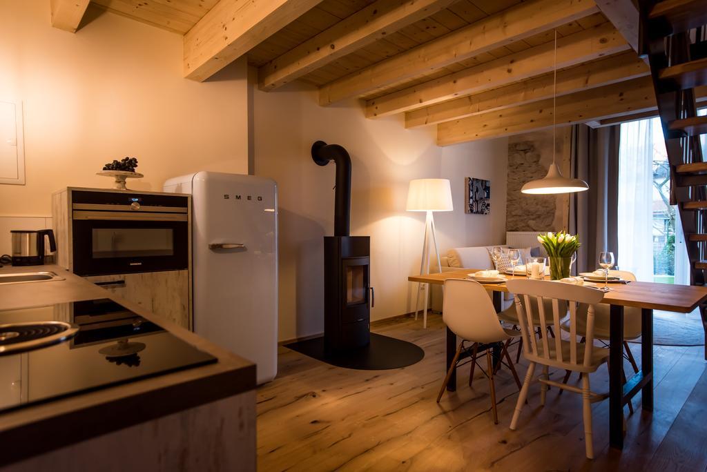 Апартаменты Baumgartners Dreiseithof - Historisch, Modern, Zentral Бад-Кроцинген Экстерьер фото