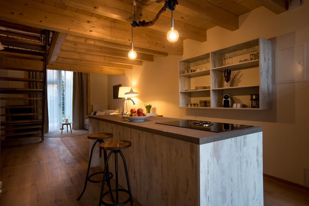 Апартаменты Baumgartners Dreiseithof - Historisch, Modern, Zentral Бад-Кроцинген Экстерьер фото