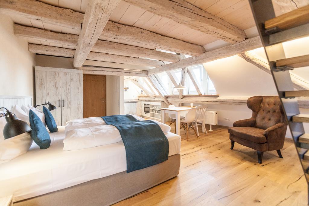 Апартаменты Baumgartners Dreiseithof - Historisch, Modern, Zentral Бад-Кроцинген Экстерьер фото