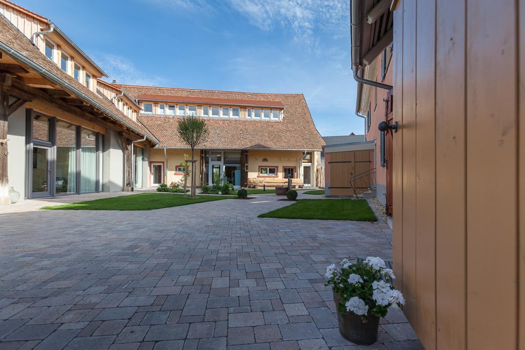 Апартаменты Baumgartners Dreiseithof - Historisch, Modern, Zentral Бад-Кроцинген Экстерьер фото